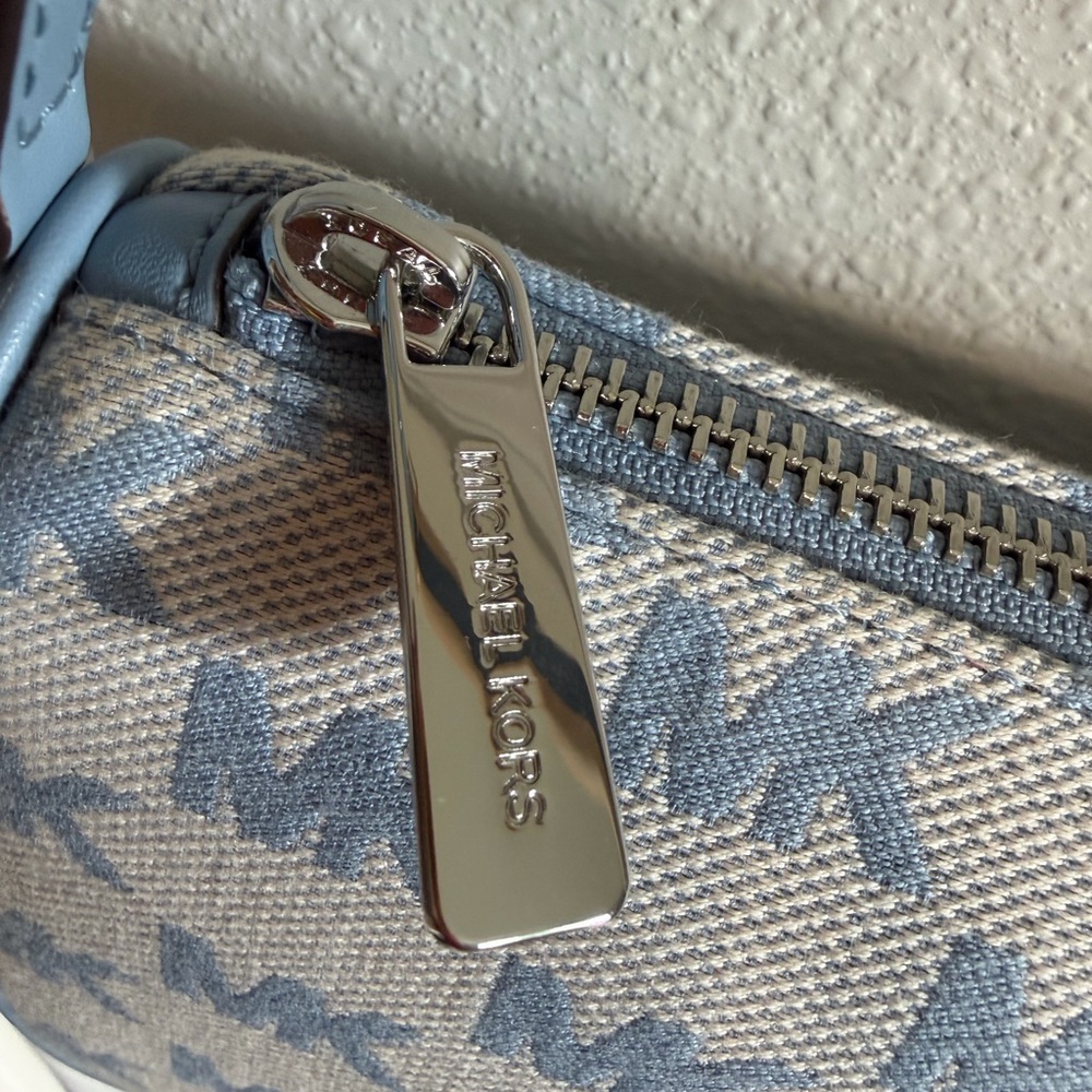 Michael Kors Blue Chambray MK Monogram MD Pouchette - Picture 3 of 8
